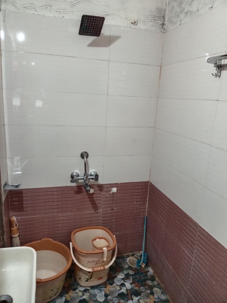 Classic Rooms bathroom shower