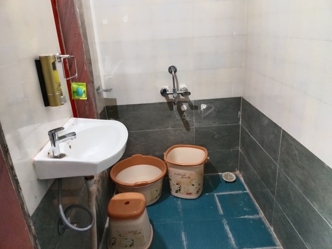 Standard Cottages bathroom